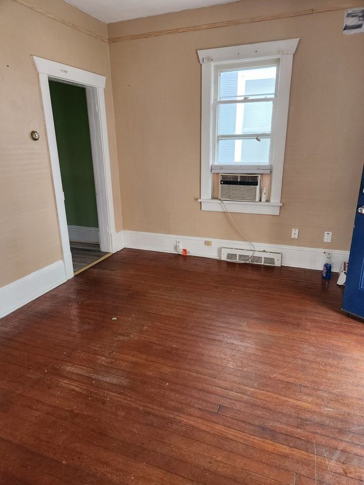 626 W Piedmont St #1 - Photo 4 of 8