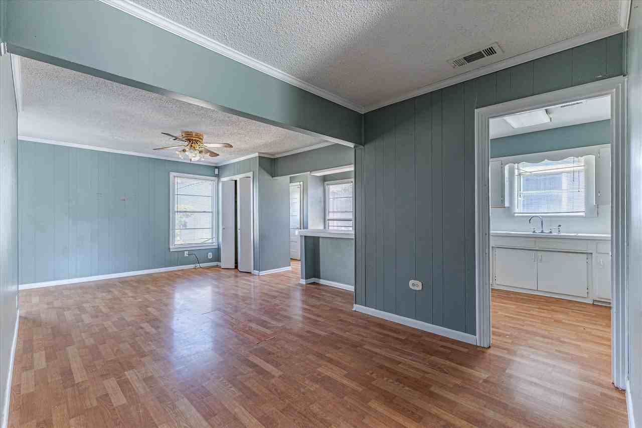 3017 Colonial Ave #1 - Photo 2 of 10