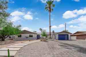 featured image of 2845 Rosanna St