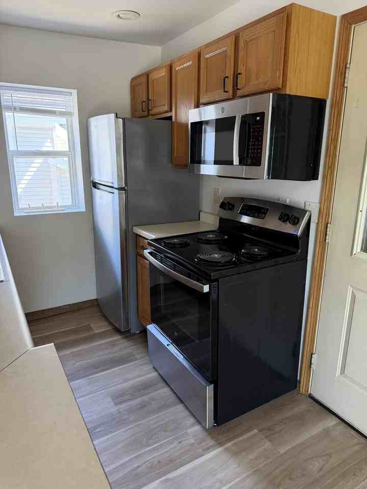 1519 1/2 Wilson St #B - Photo 3 of 17