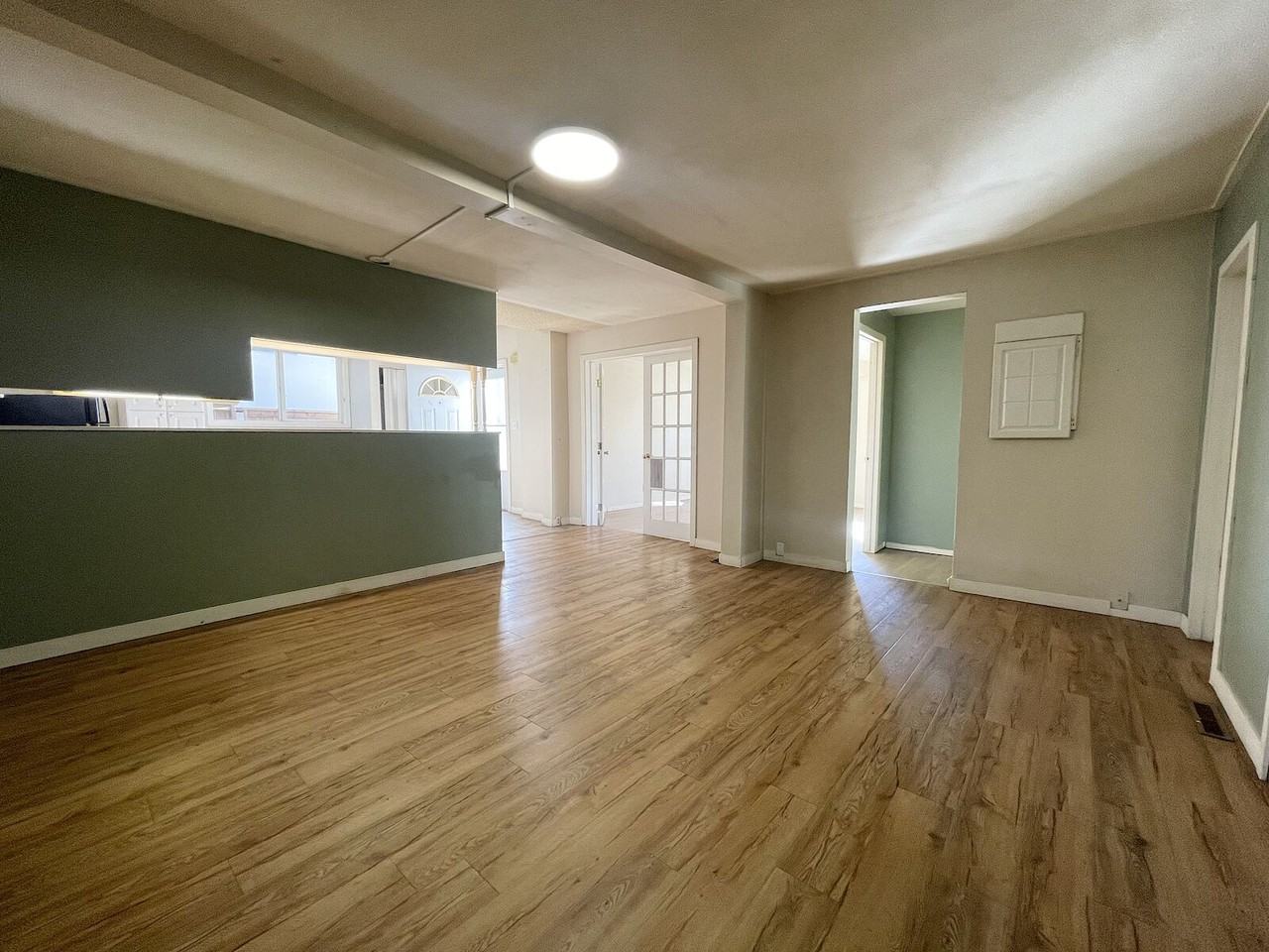 R250016MSW - 4324 Bowness Rd NW (Main SW Bdrm)Calgary #1 - Photo 2 of 10