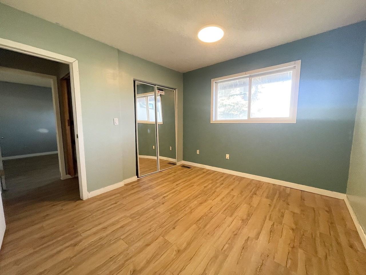 R250016MSW - 4324 Bowness Rd NW (Main SW Bdrm)Calgary #1 - Photo 4 of 10