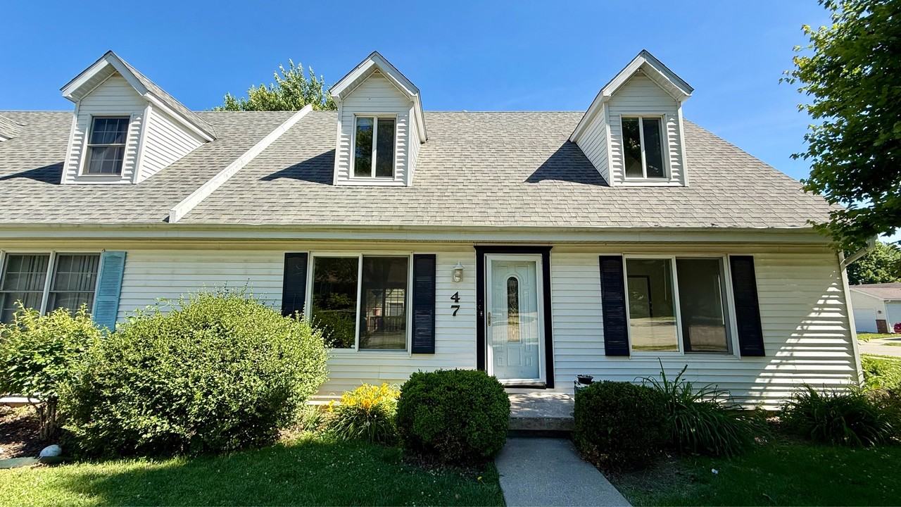 47 Shelley Dr #1 - Photo 2 of 10