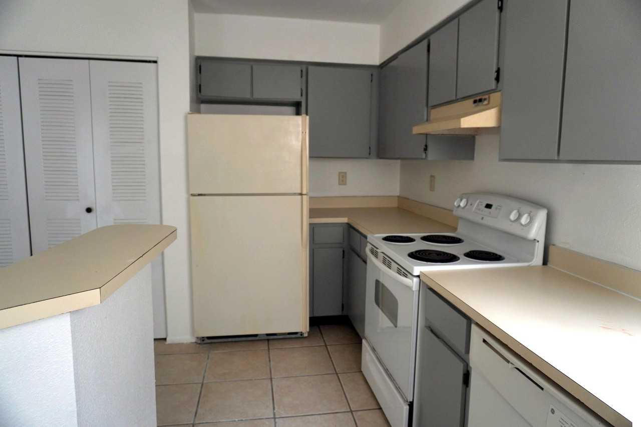 3640 Meriden Ave #3 - Photo 5 of 15