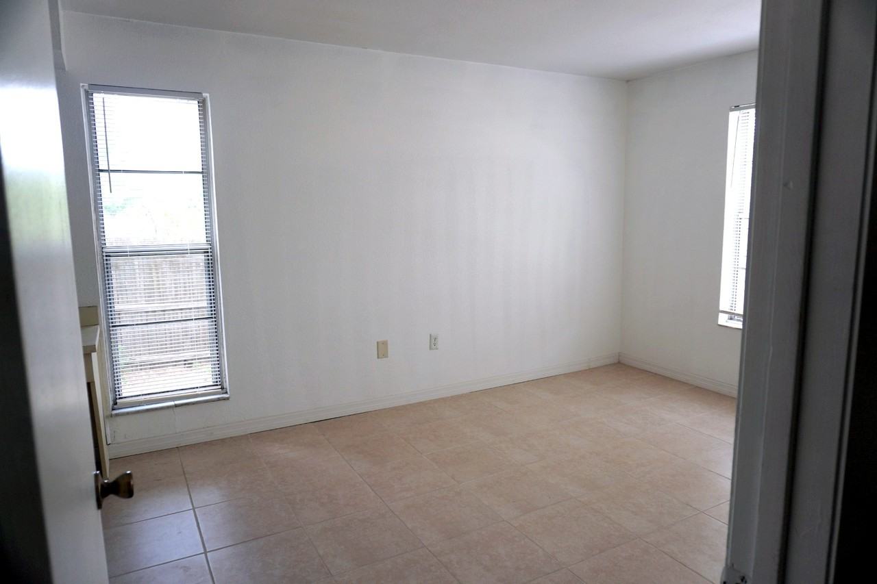 3640 Meriden Ave #3 - Photo 6 of 15