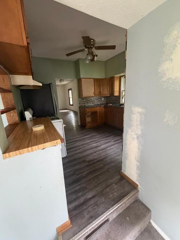 917 Kirkwood Ave - Photo 4 of 12
