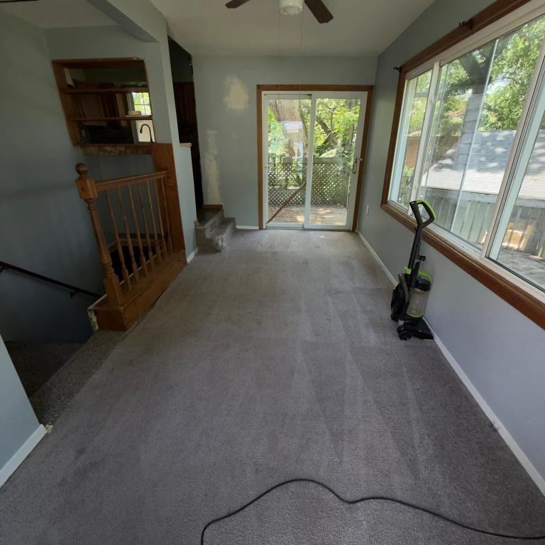 917 Kirkwood Ave - Photo 7 of 12
