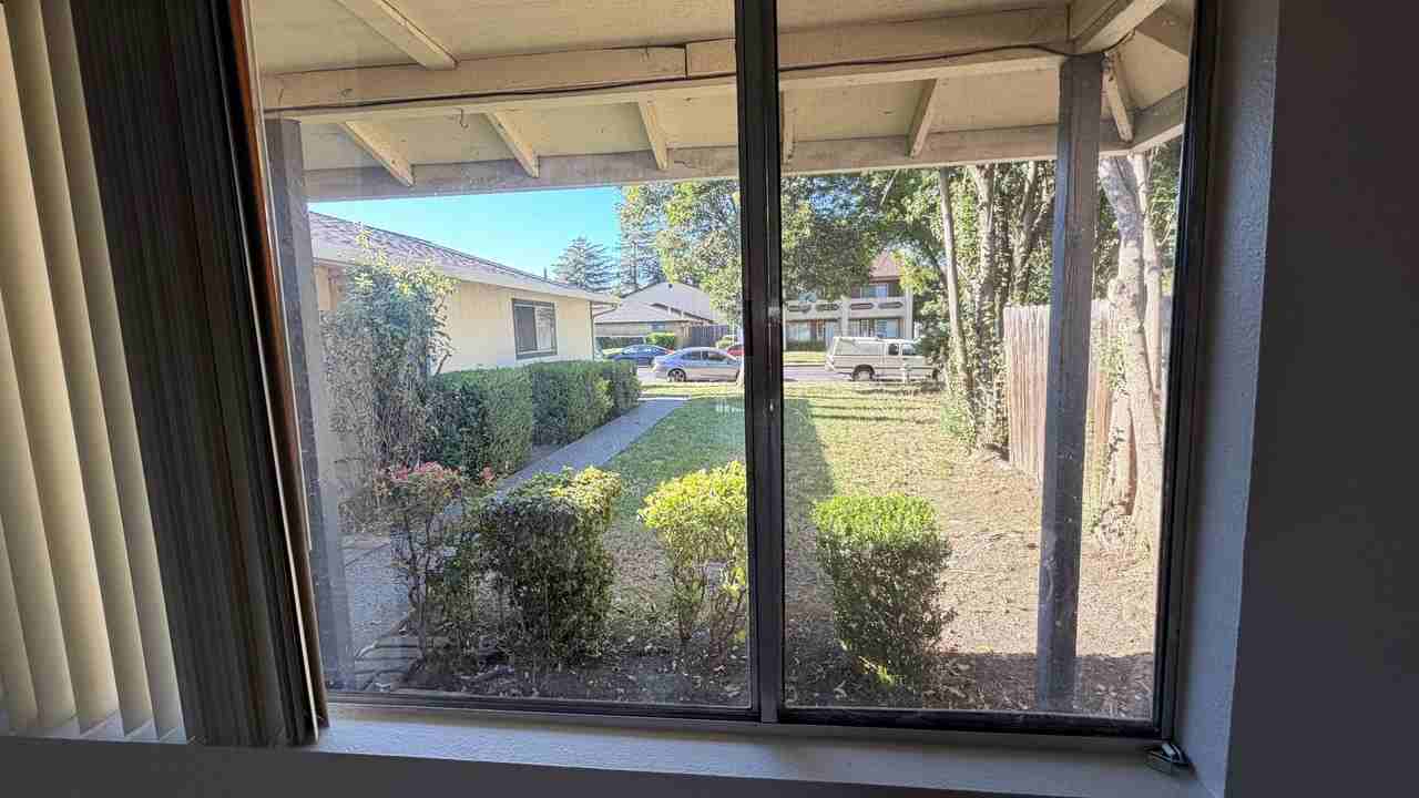 541 Pacific Avenue - Photo 3 of 15