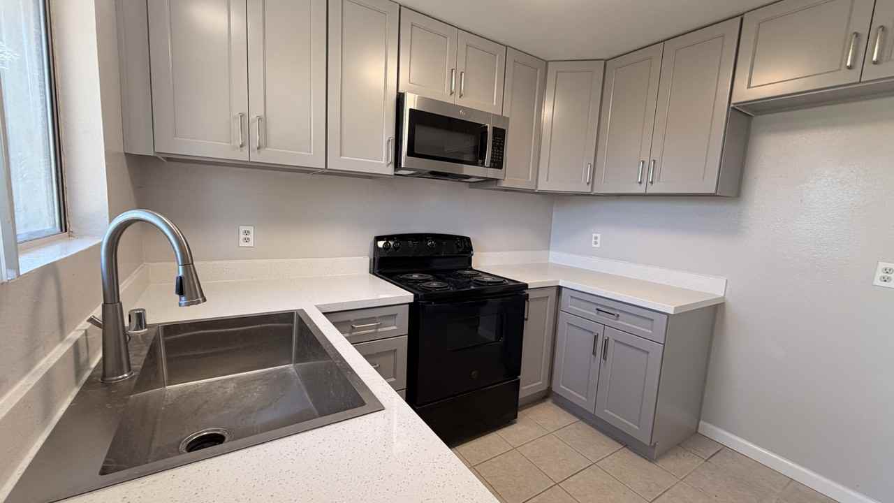 541 Pacific Avenue - Photo 7 of 15