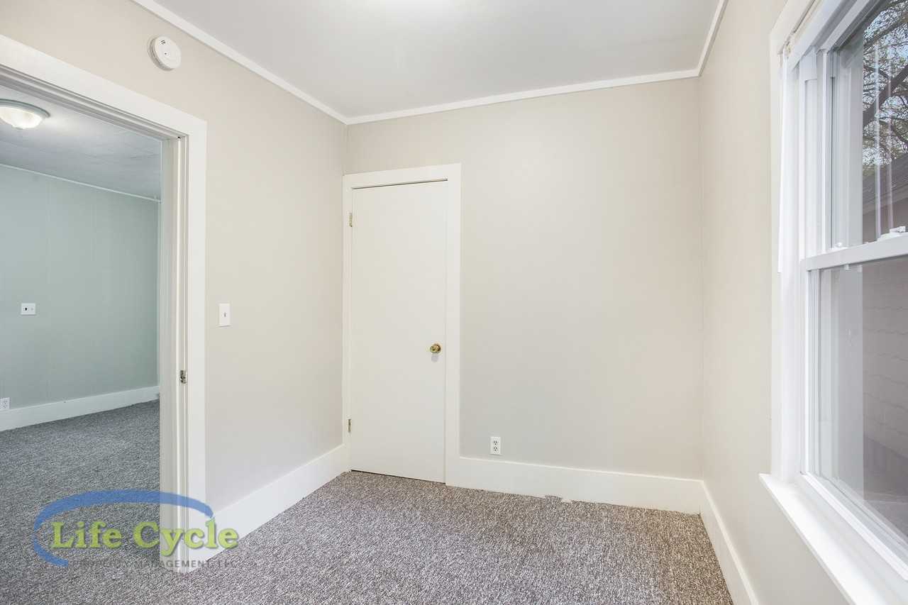 940 Mcreynolds Ave Nw #1 - Photo 4 of 14