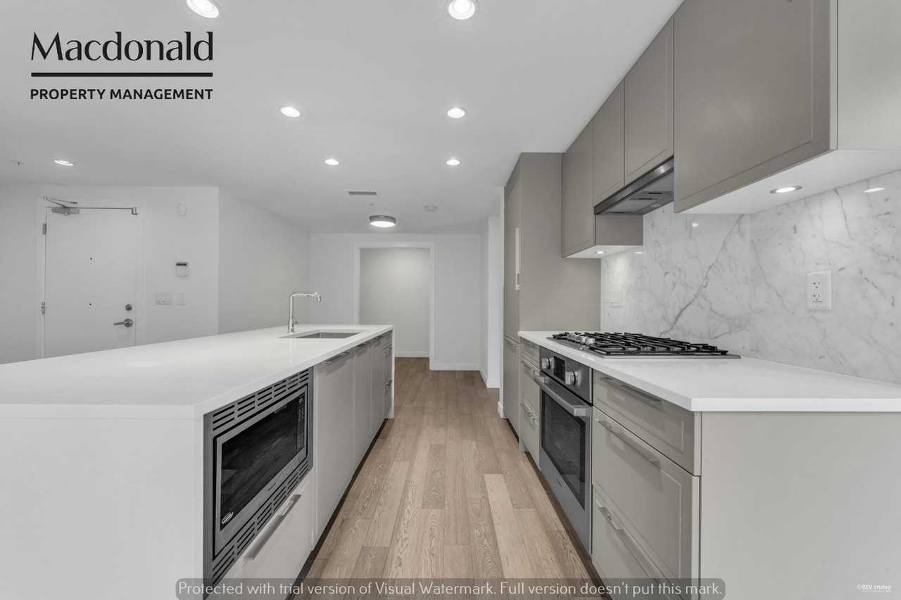 7828 Granville St - Photo 4 of 23