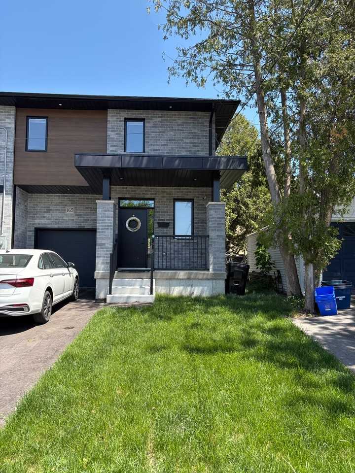 165 Tiffany St - Photo 2 of 23