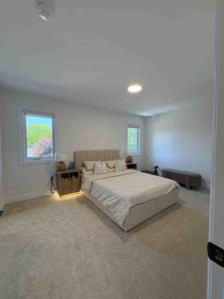 165 Tiffany St - Photo 6 of 23