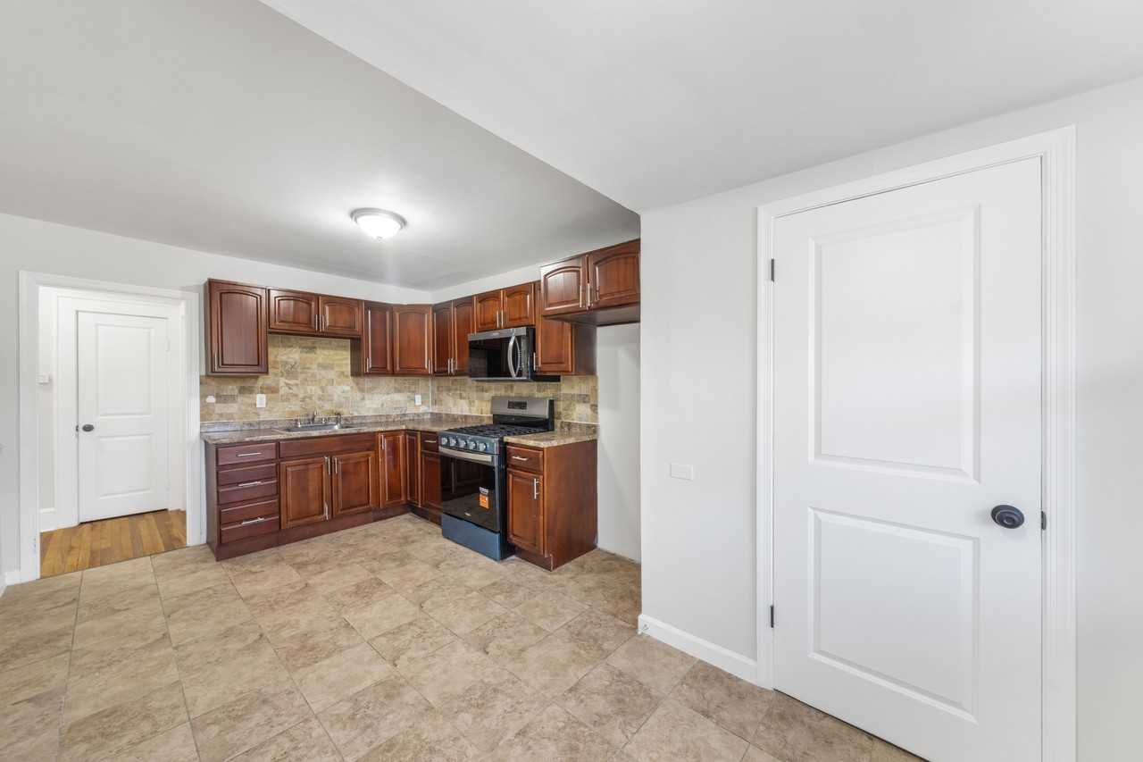 38 Lionel St - Photo 3 of 19