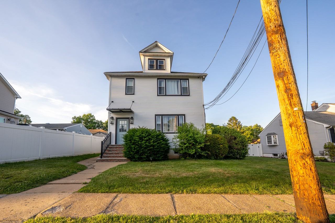 38 Lionel St - Photo 7 of 19