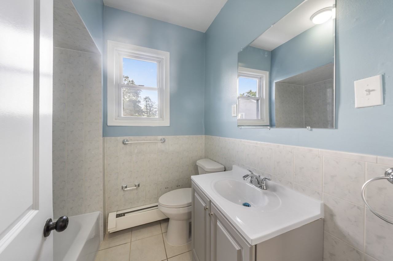 38 Lionel St - Photo 4 of 19