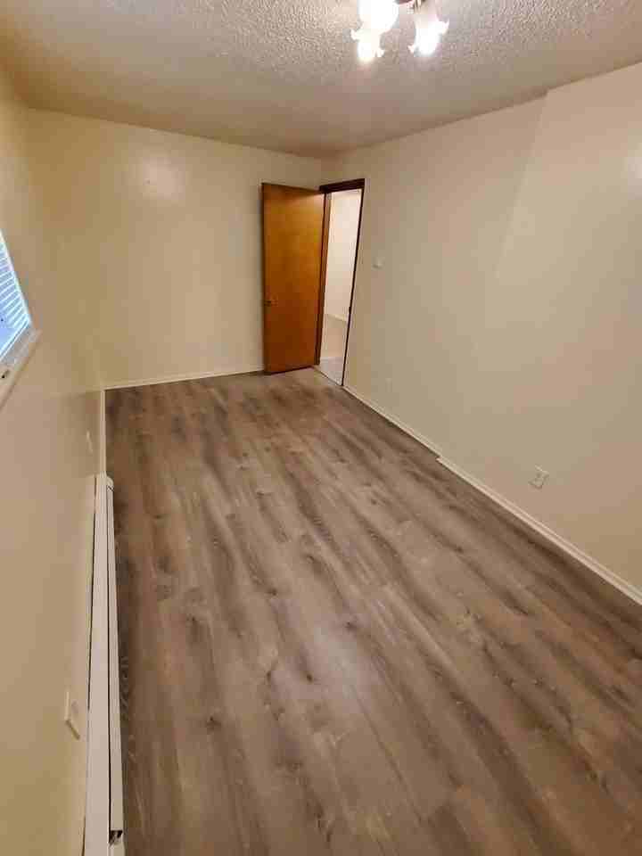 156 Manbrin Dr N - Photo 6 of 7