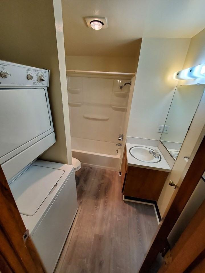 156 Manbrin Dr N - Photo 7 of 7