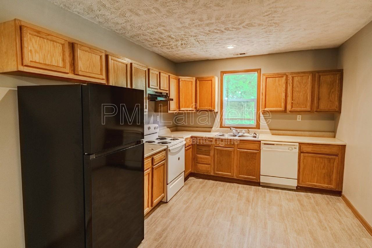 617 Oregon St #B - Photo 3 of 20