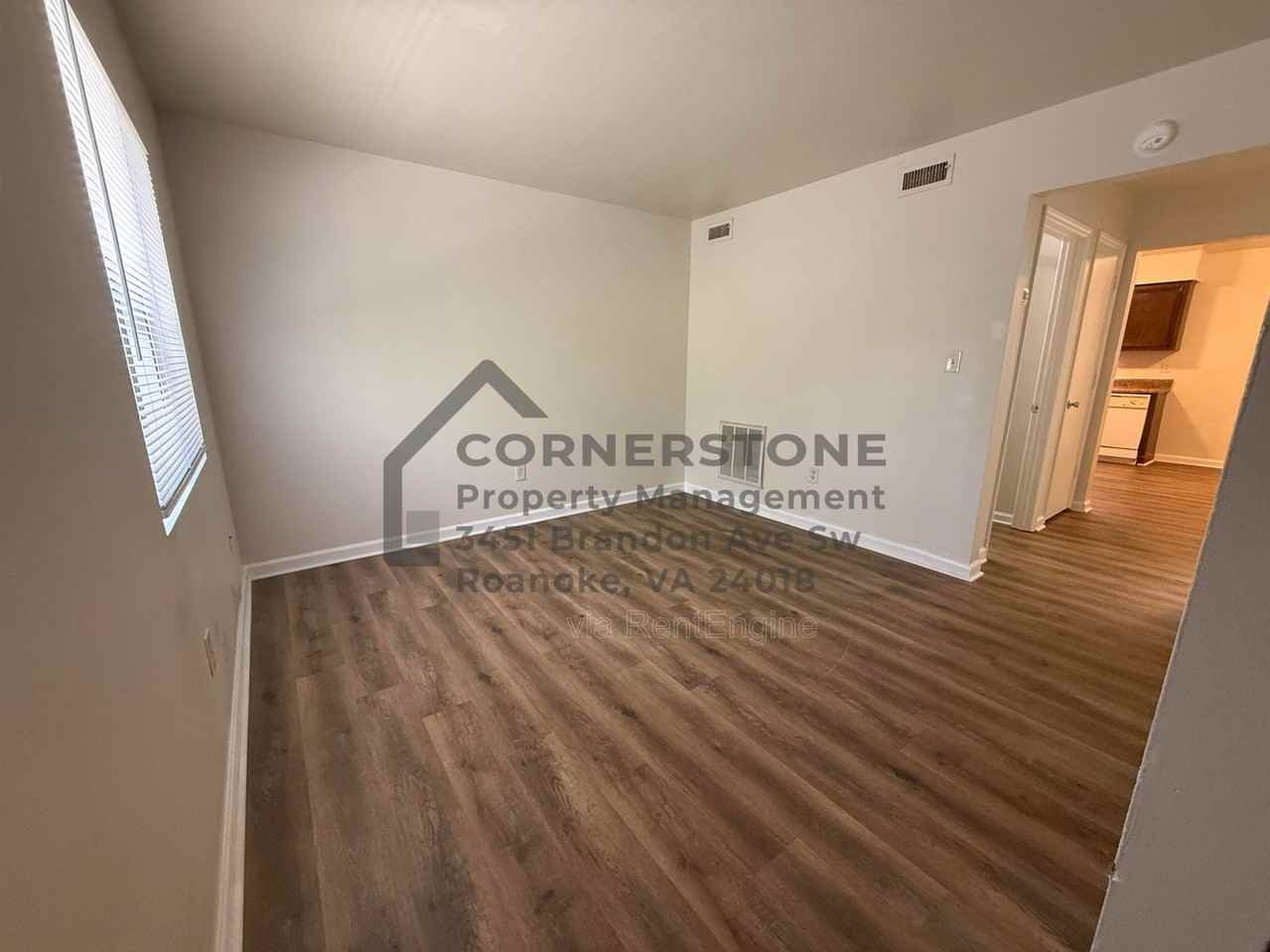 106 Lee Ave Ne #3 - Photo 2 of 15