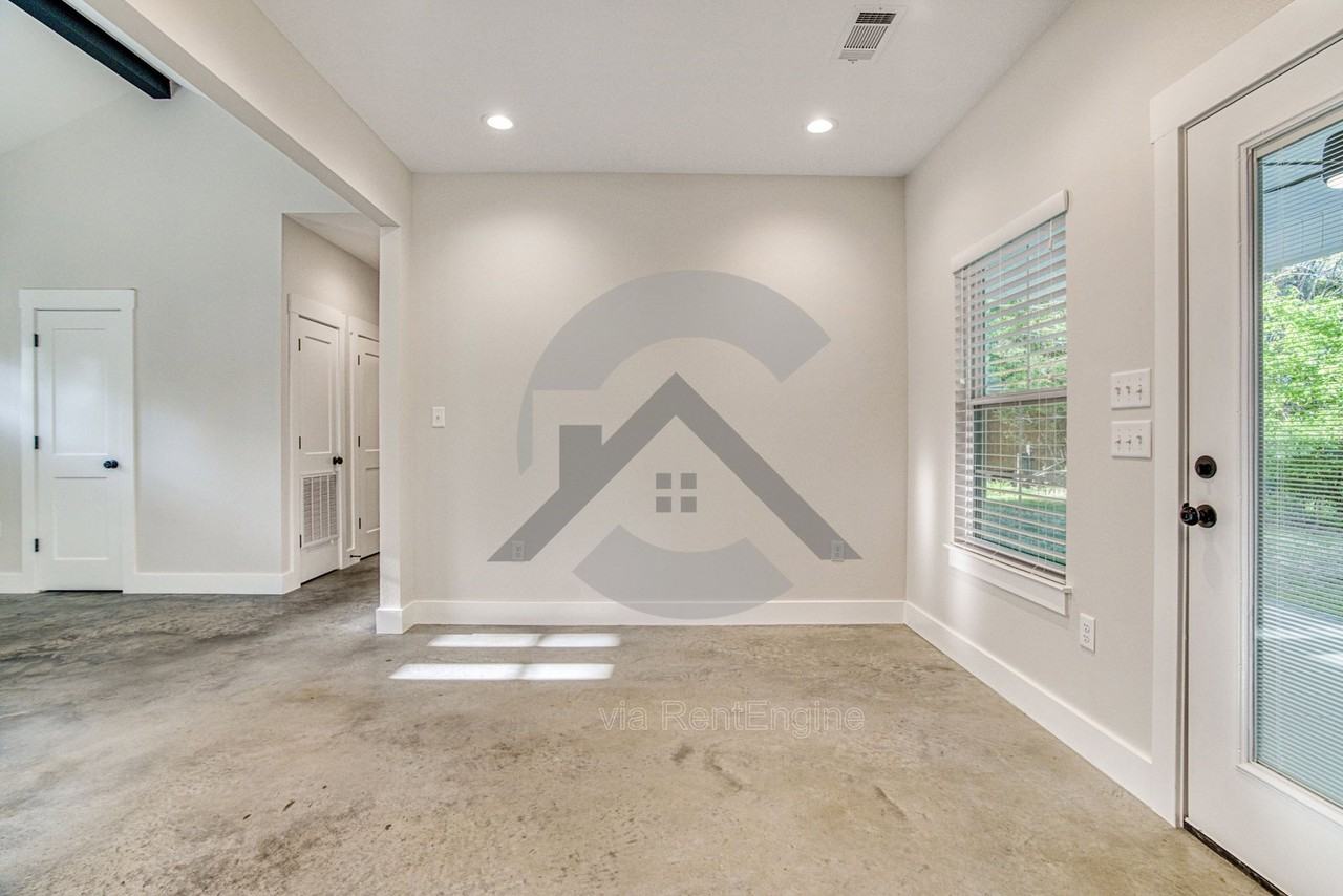 516 Ash St - Photo 7 of 15