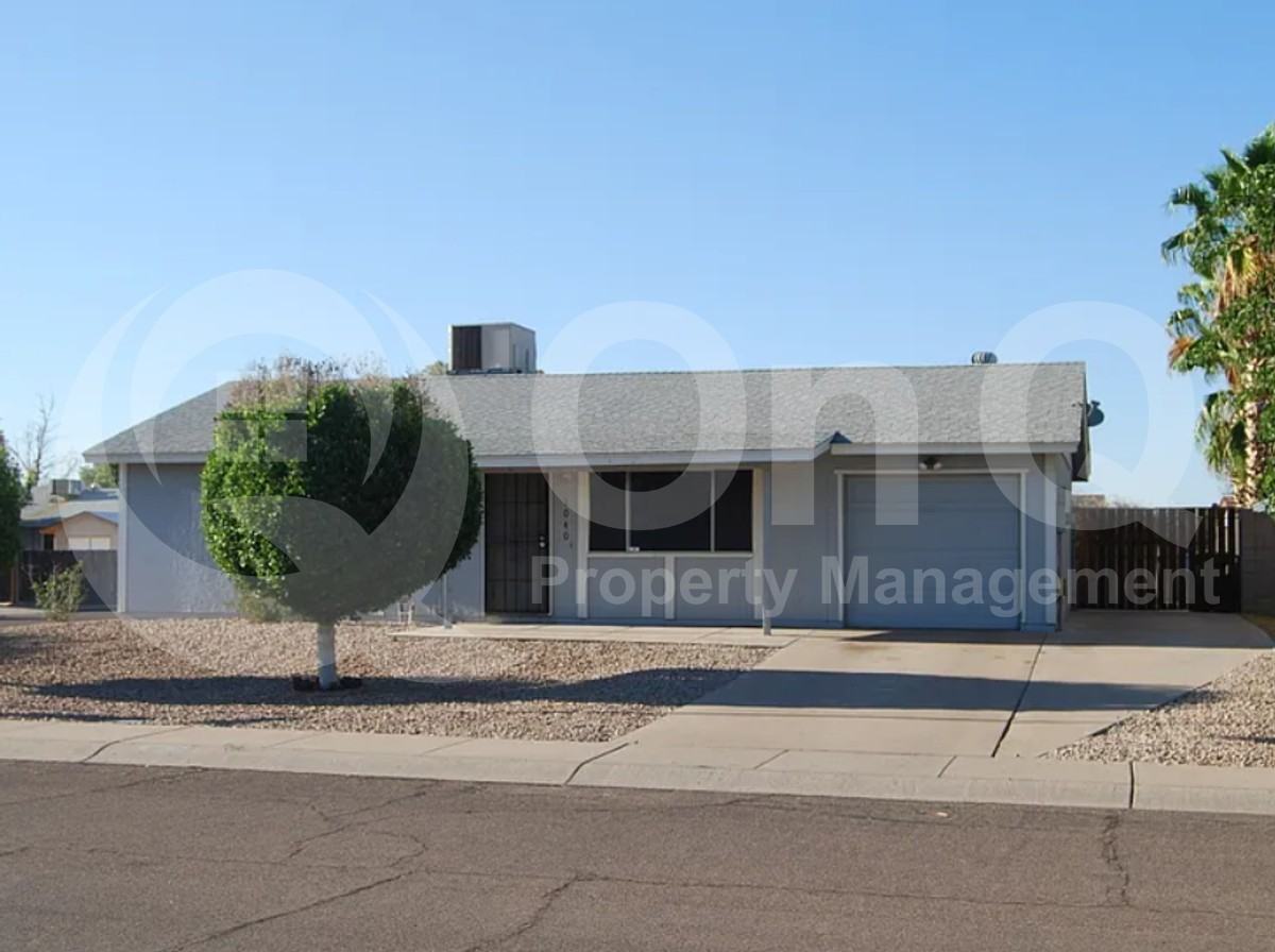 1040 W Yale Dr - Photo 2 of 15