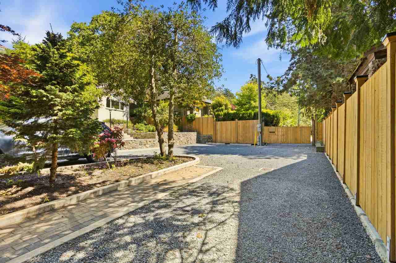 536 Lotbiniere Avenue - Photo 3 of 44