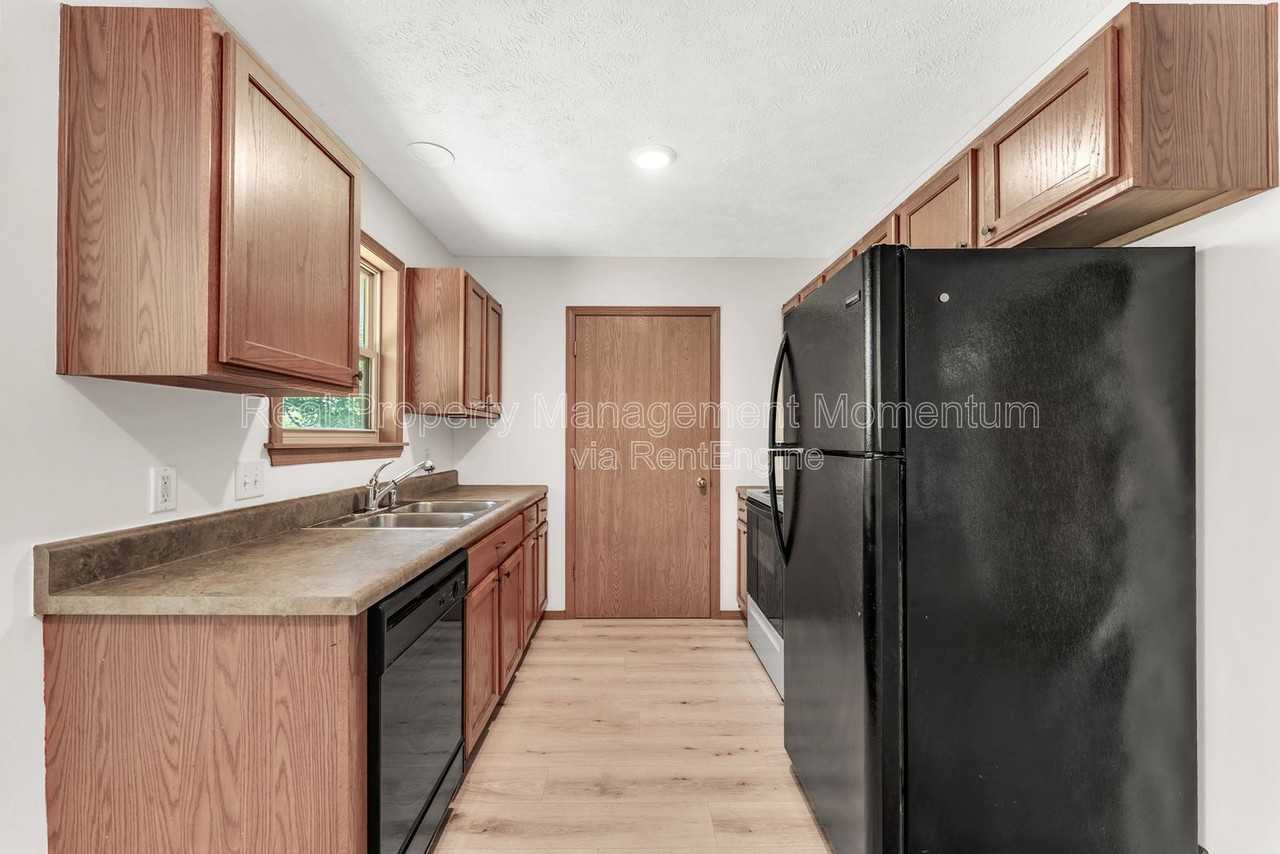 3251 W Scott St - Photo 6 of 33