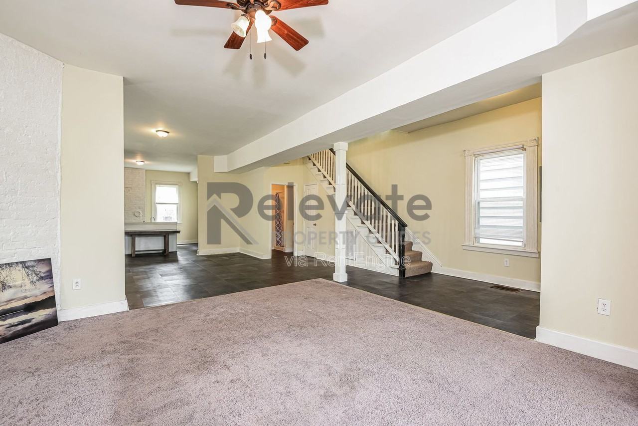 1313 N 20th St - Photo 3 of 16