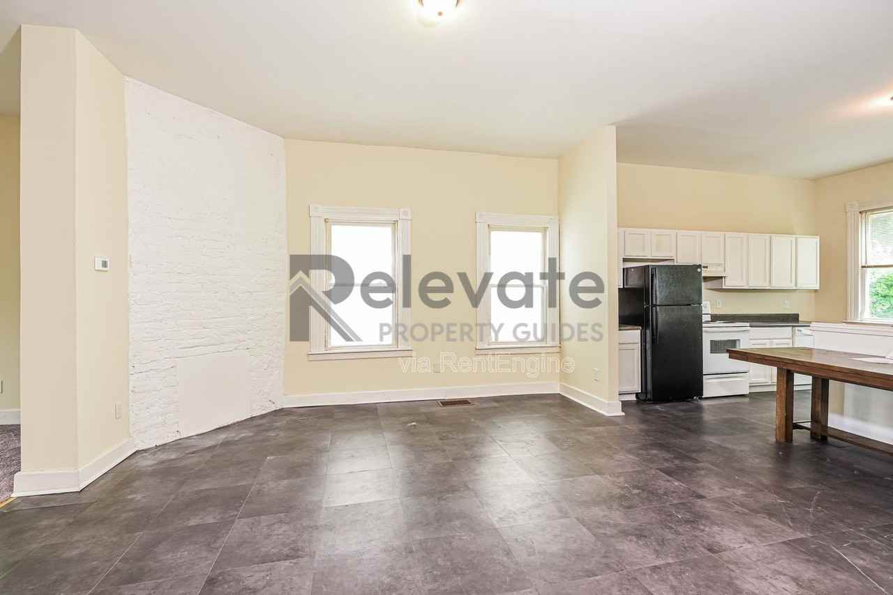 1313 N 20th St - Photo 5 of 16