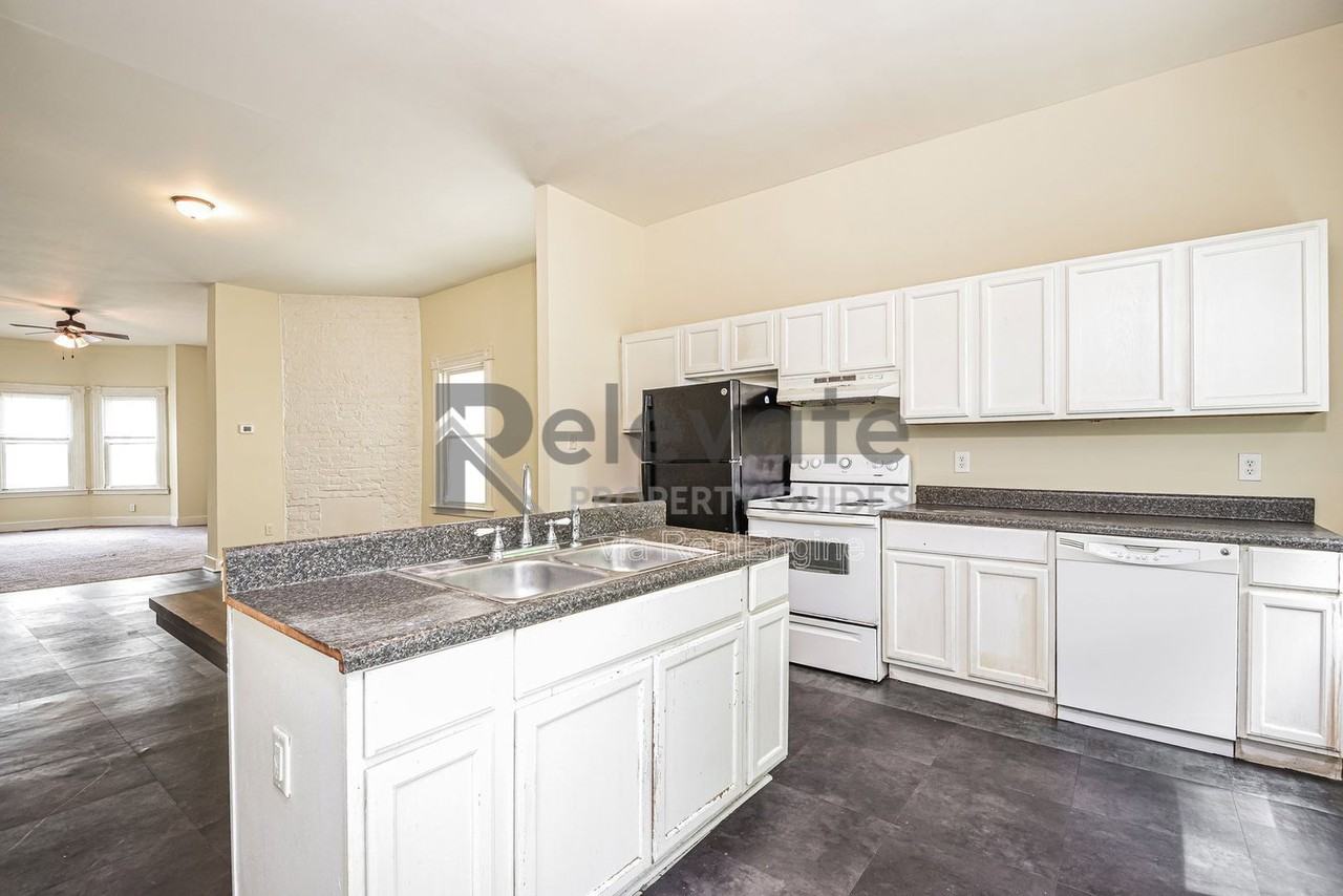 1313 N 20th St - Photo 7 of 16