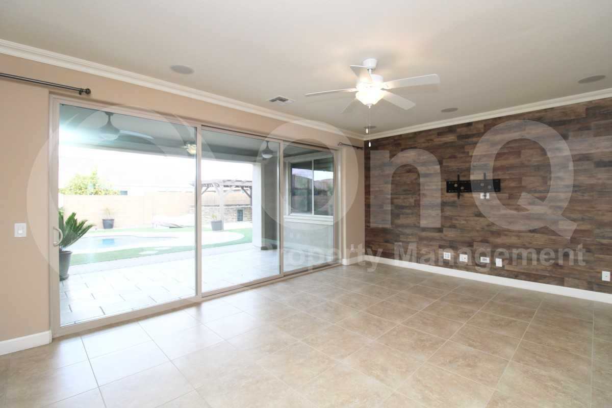 10608 E Lincoln Ave - Photo 6 of 33