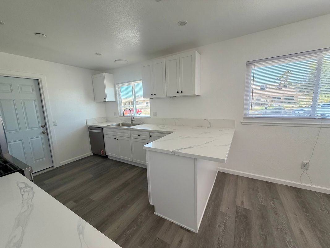 31060 Balsa Ave - Photo 3 of 20