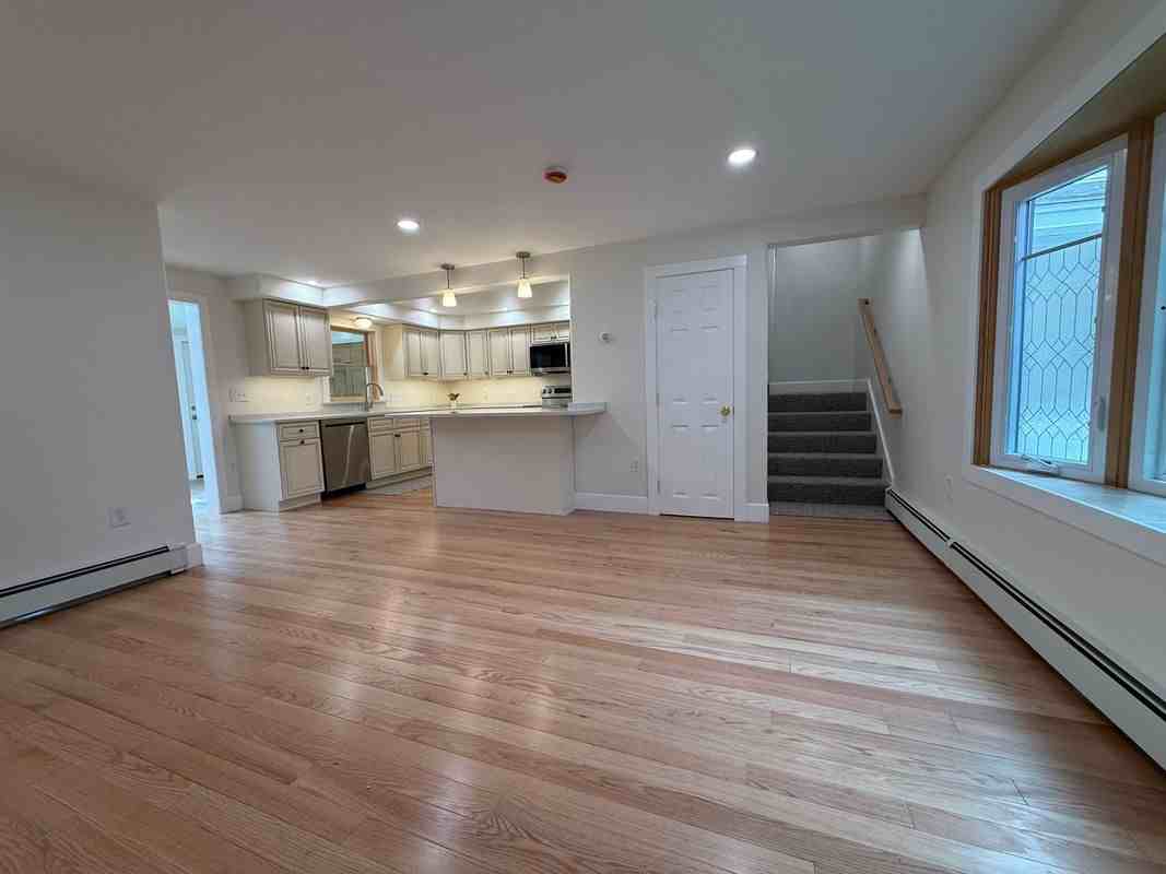 6 Griffin Ave ##A - Photo 4 of 34