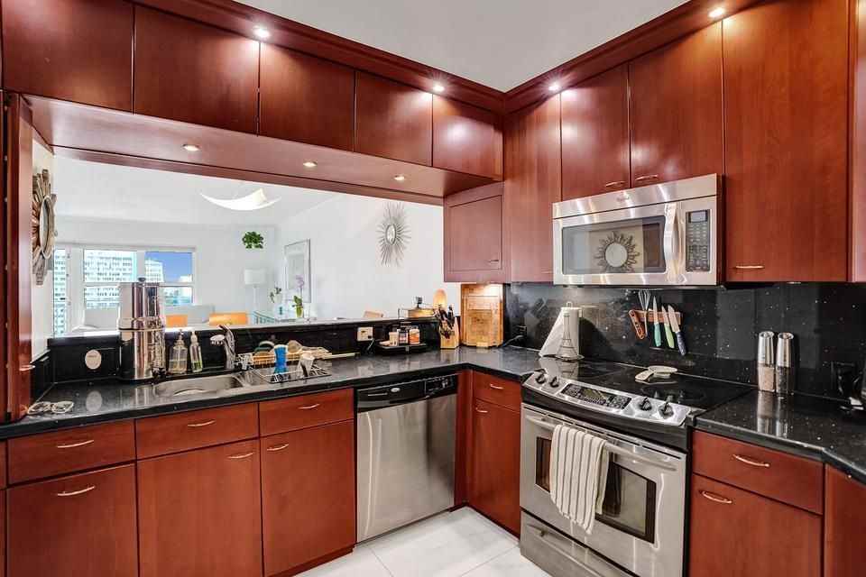 3000 E Sunrise Blvd ##14f - Photo 5 of 11