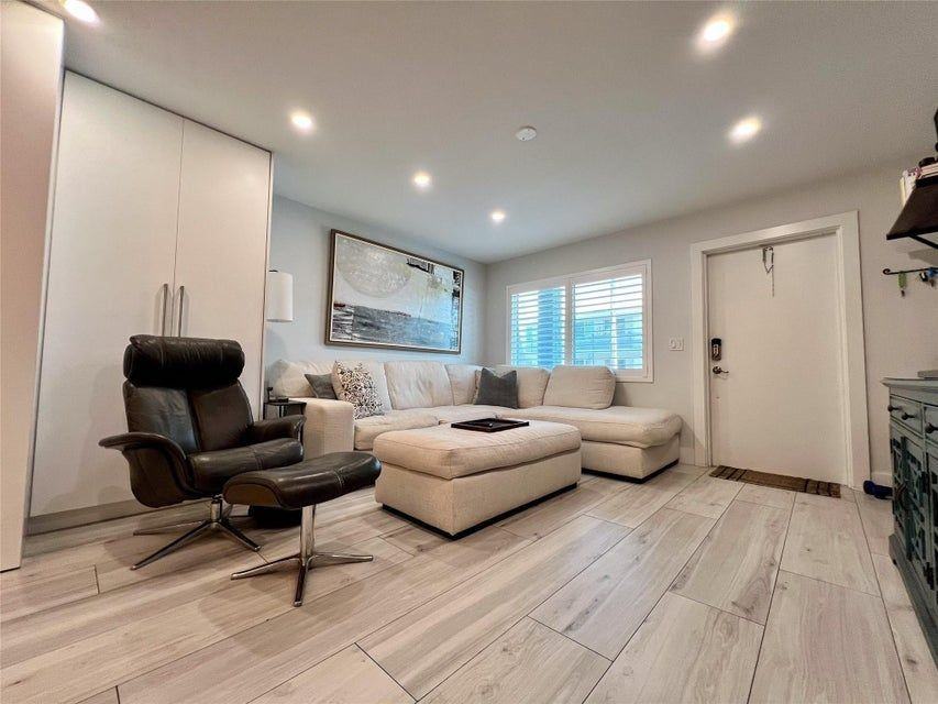 2115 Ne 37th Dr ##121 - Photo 5 of 13