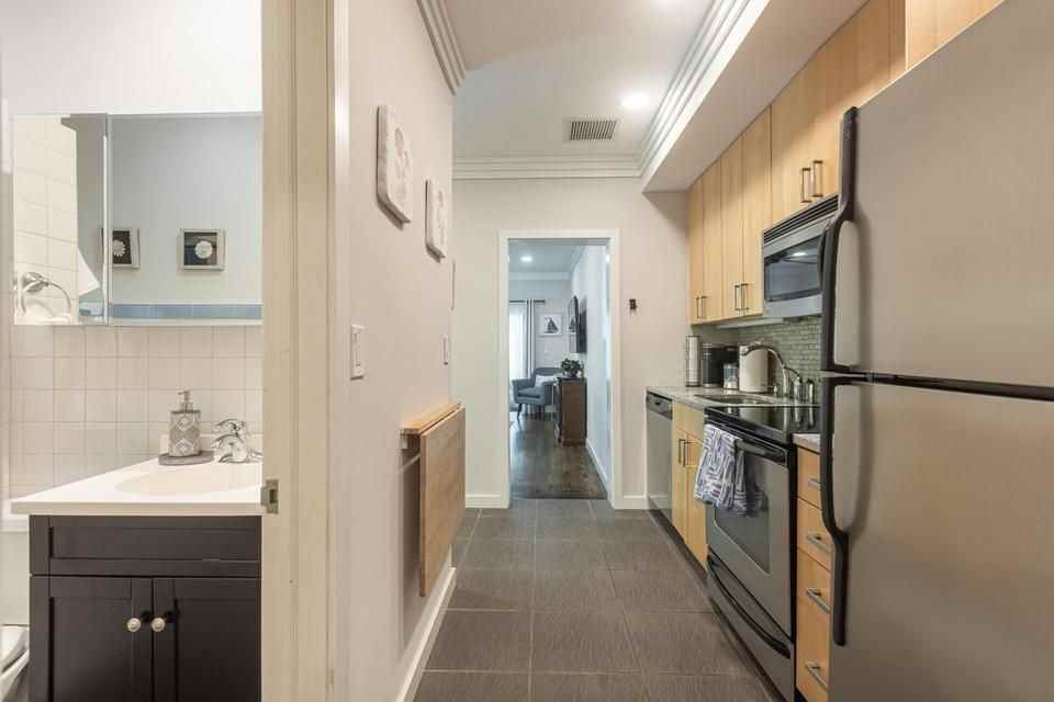 1620 Ne 8th St - Photo 5 of 14
