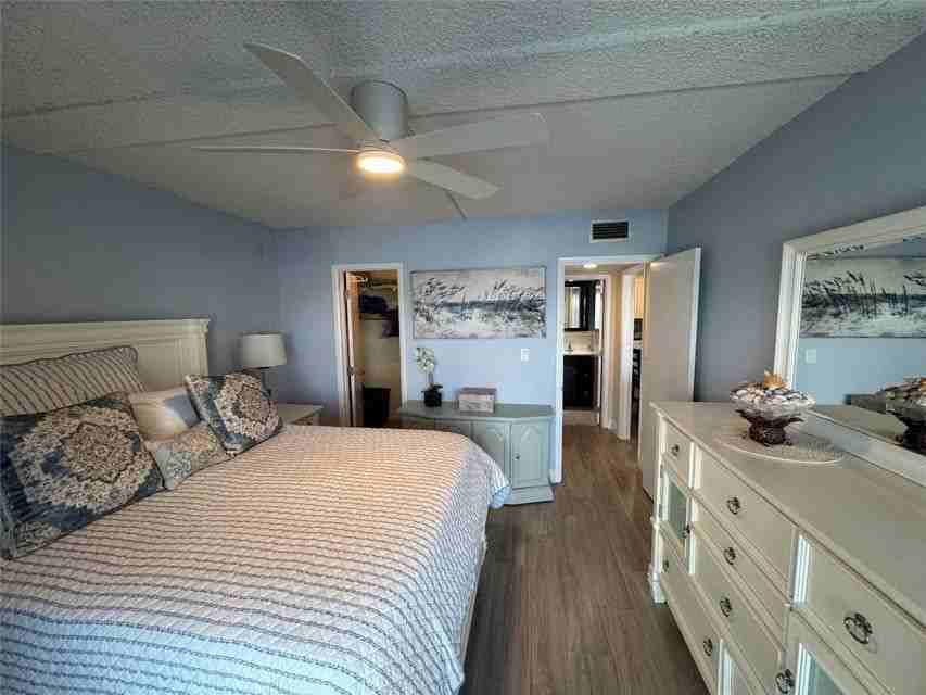 95 N Birch Rd ##402 - Photo 5 of 9