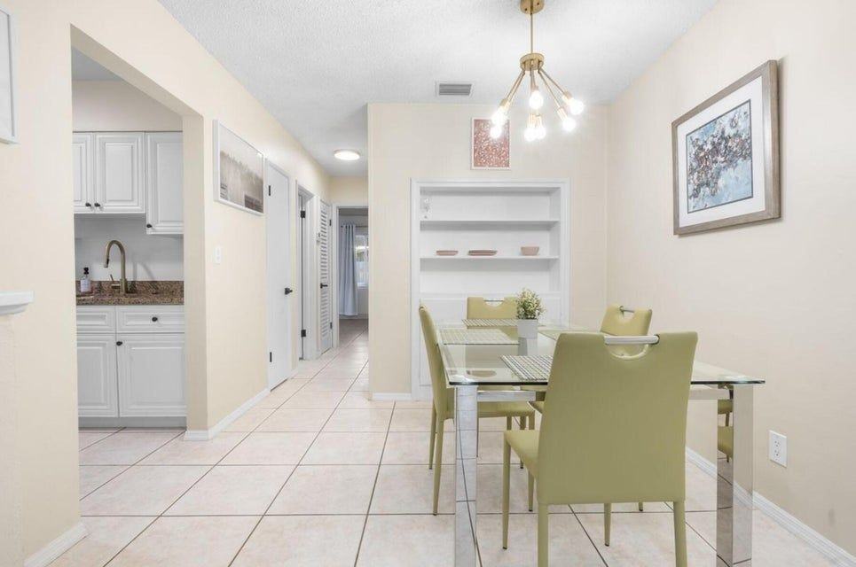 1539 Ne 15th Ave - Photo 3 of 13