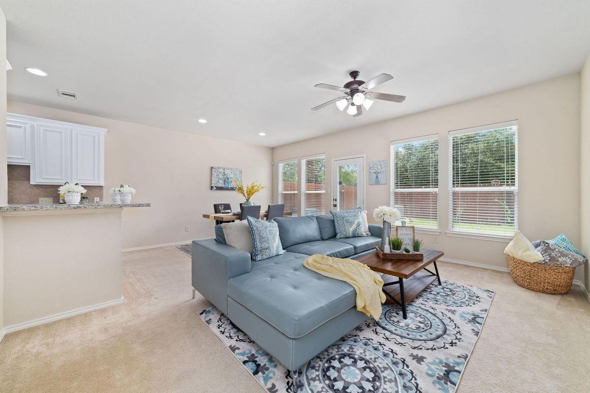 14923 Tuttle Point Dr - Photo 2 of 24