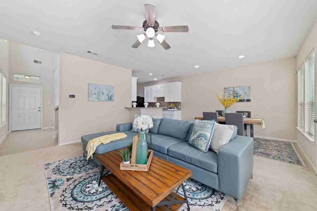 14923 Tuttle Point Dr - Photo 4 of 24