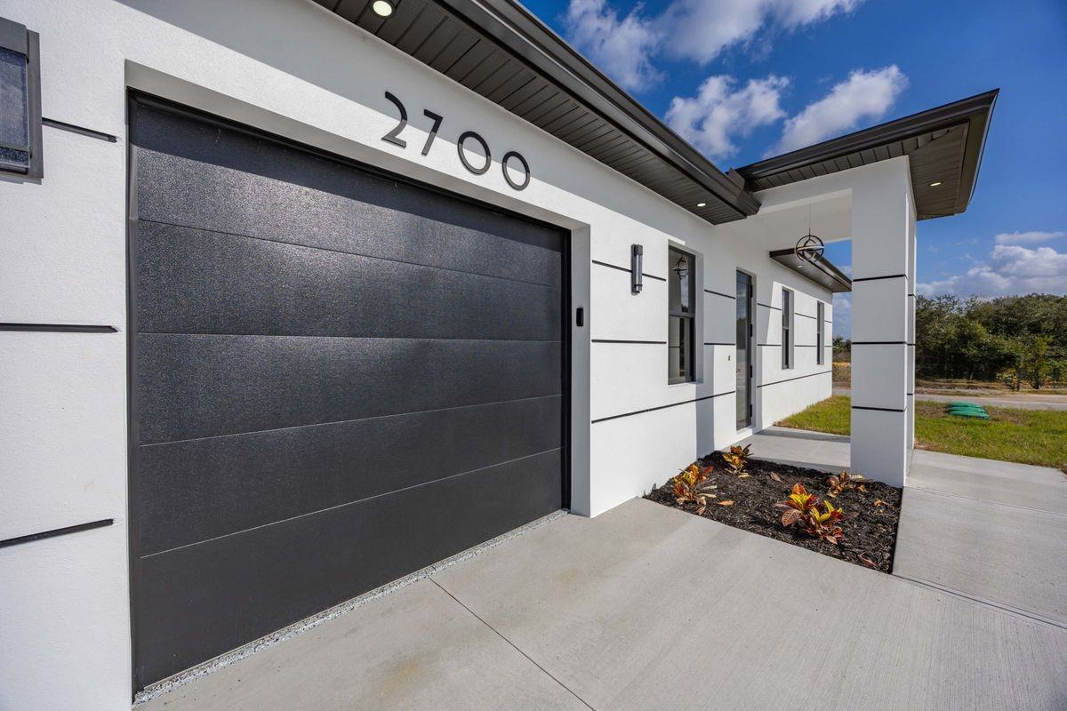 2700 49th St Sw - Photo 4 of 24