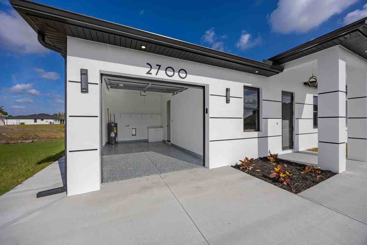 2700 49th St Sw - Photo 5 of 24