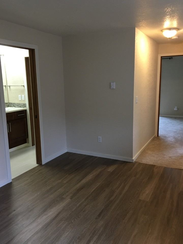 22330 6th Ave S - Photo 6 of 12