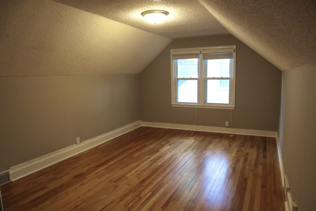 3212 Dakota Ave S - Photo 7 of 15