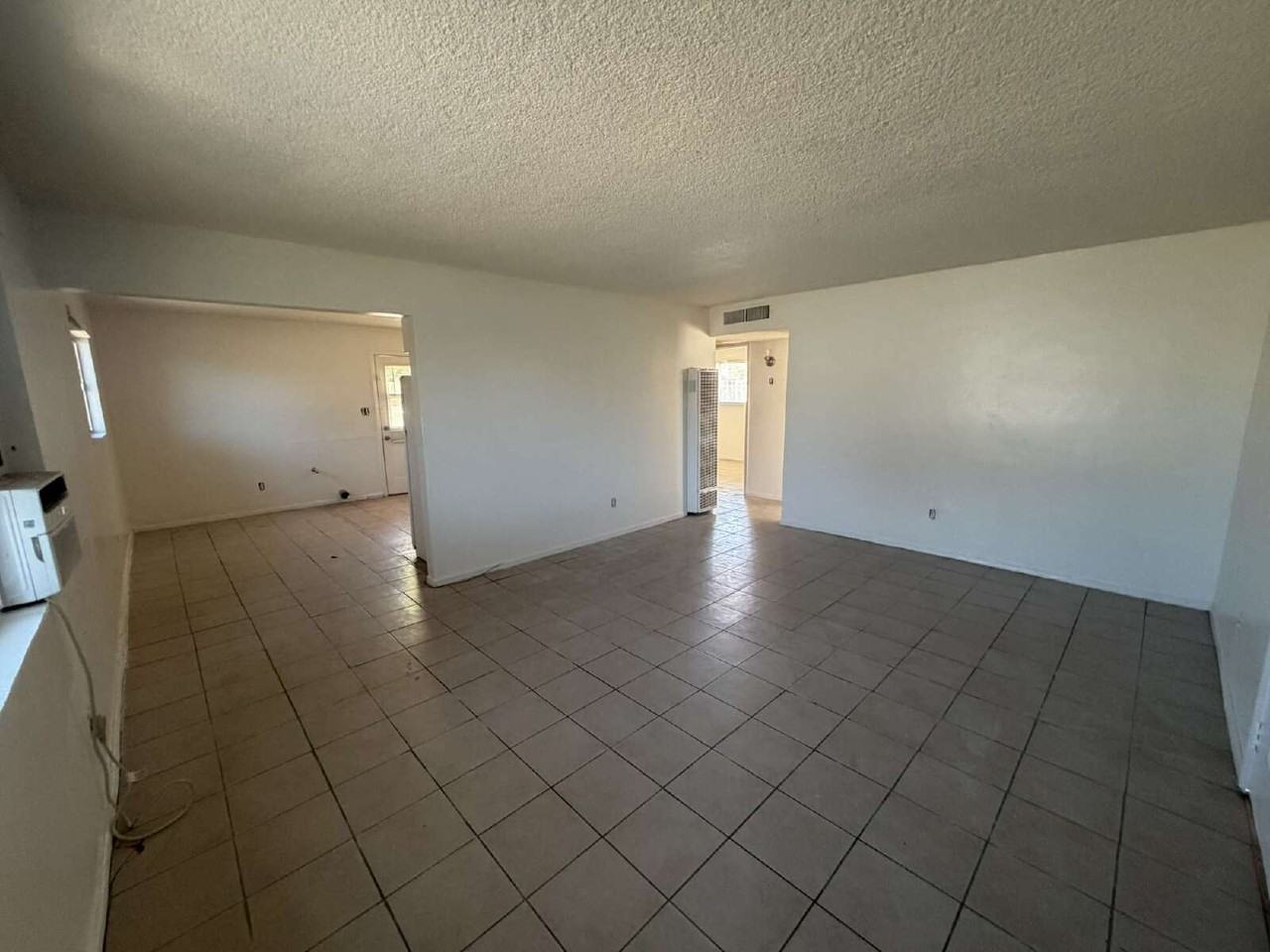 1836 F St - Photo 2 of 5