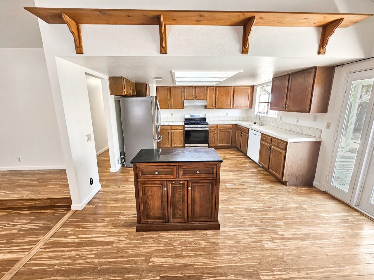 528 Heatherglen Dr - Photo 4 of 20