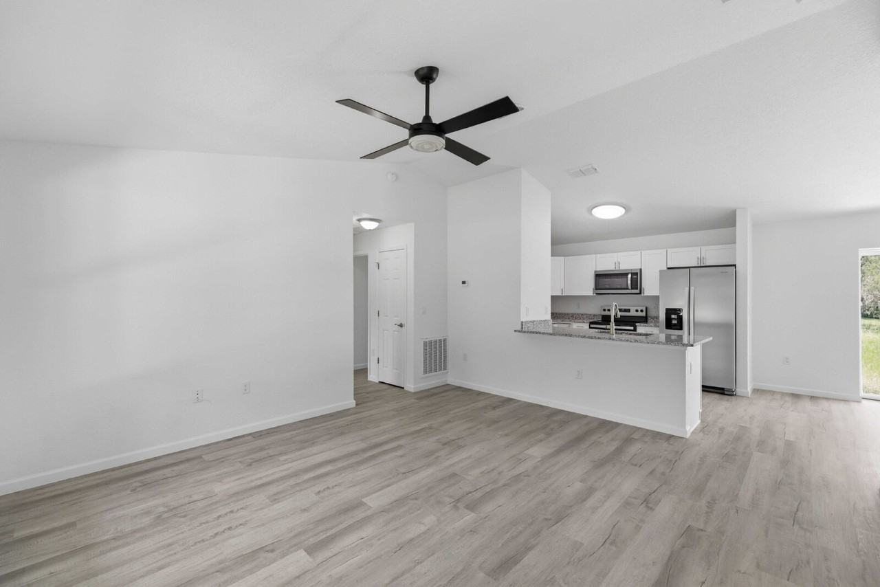 870 Nw 69th St - Photo 2 of 26