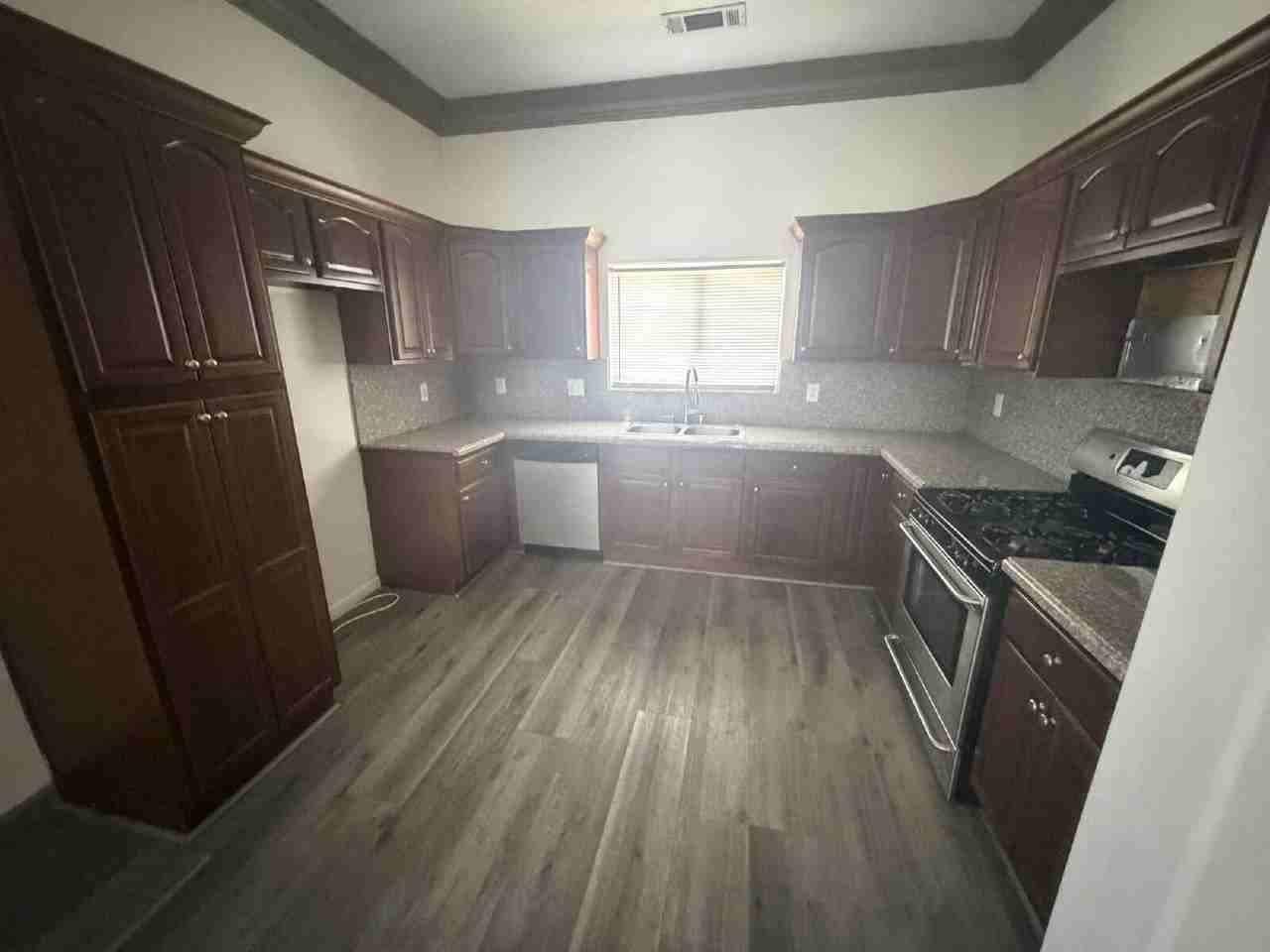 1113 Marmara Ave - Photo 4 of 14