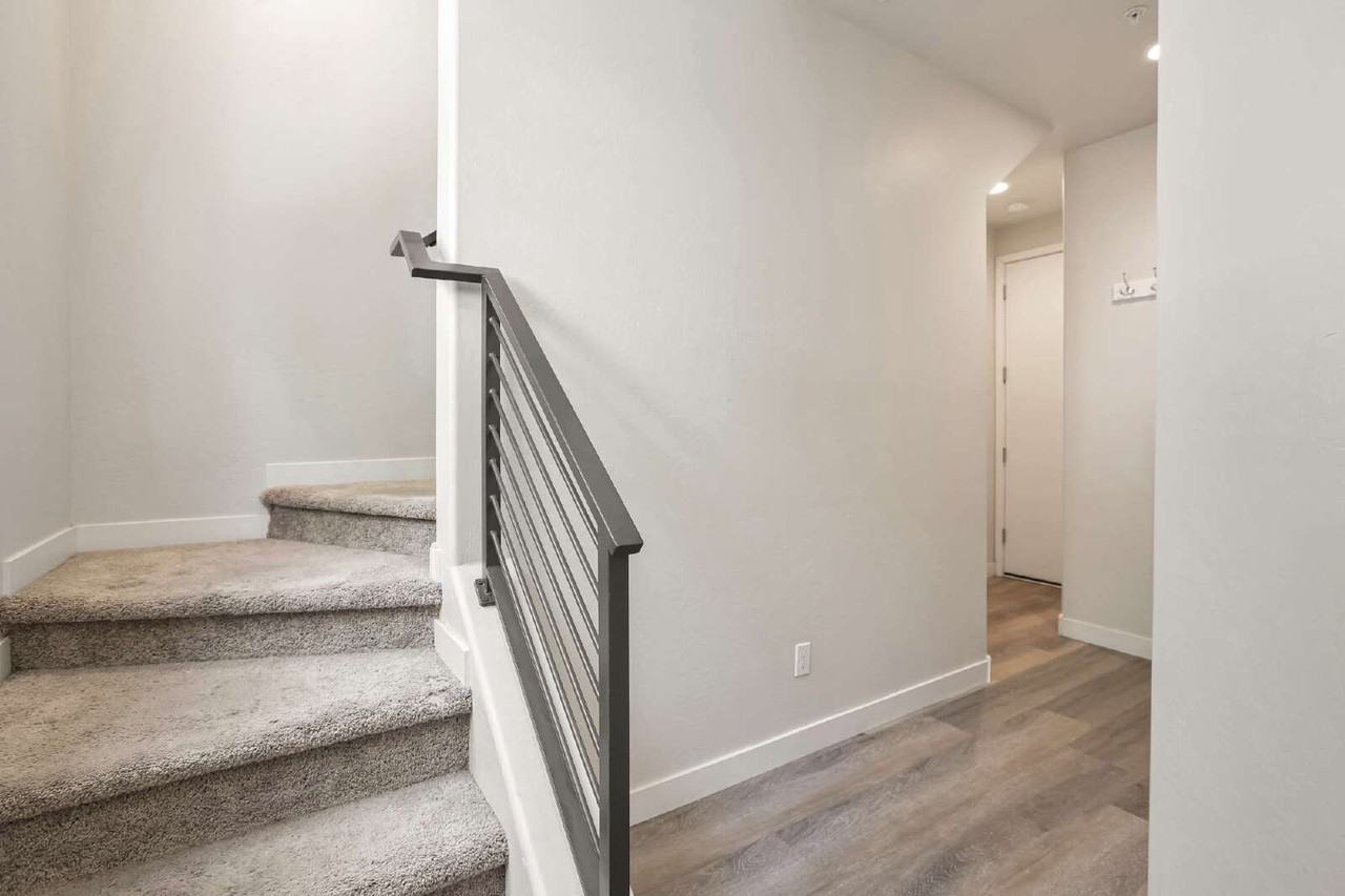 4235 N 26th St - Photo 2 of 28